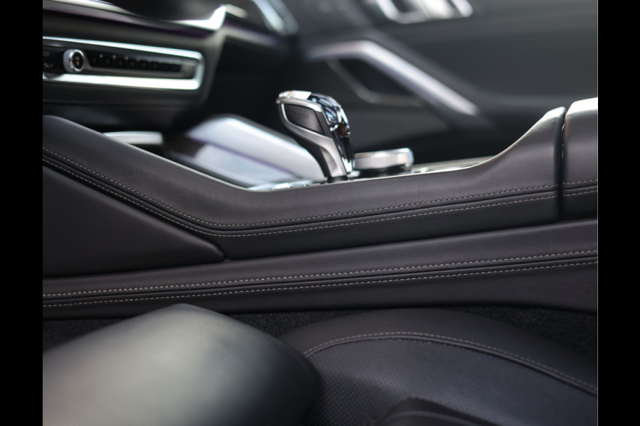 BMW X6 M50i High Executive | Manhattan - Sky - Iconic Glow - Vol leder