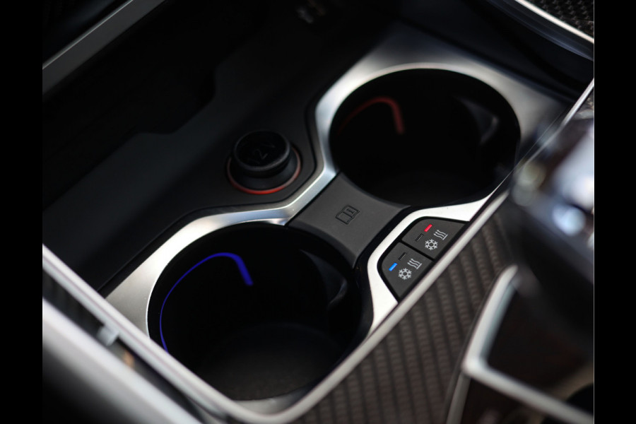 BMW X6 M50i High Executive | Manhattan - Sky - Iconic Glow - Vol leder