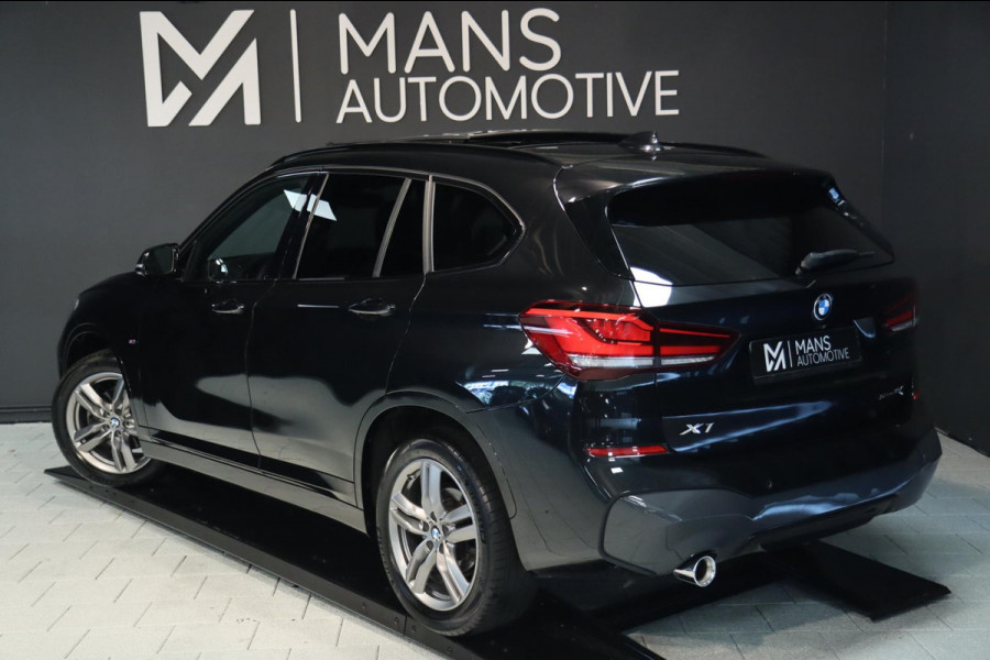 BMW X1 SDrive18i M Sport / PANODAK / HUD / KEYLESS / CAMERA / LED