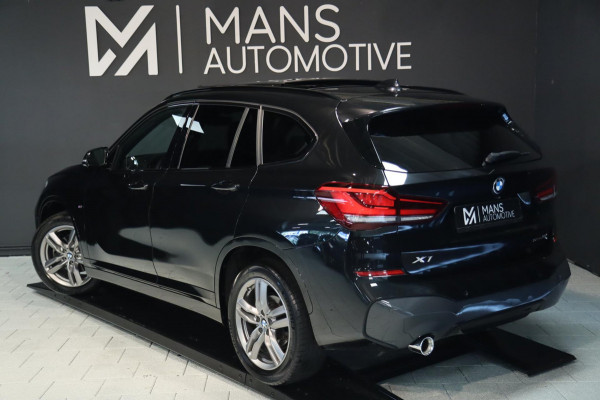 BMW X1 SDrive18i M Sport / PANODAK / HUD / KEYLESS / CAMERA / LED