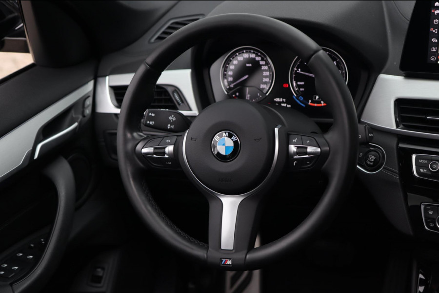 BMW X1 SDrive18i M Sport / PANODAK / HUD / KEYLESS / CAMERA / LED
