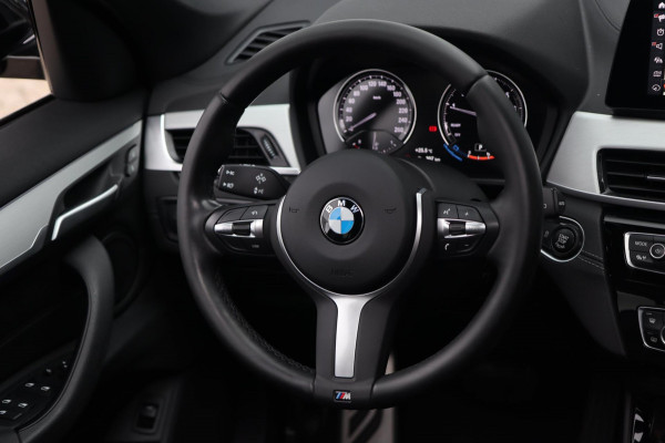 BMW X1 SDrive18i M Sport / PANODAK / HUD / KEYLESS / CAMERA / LED