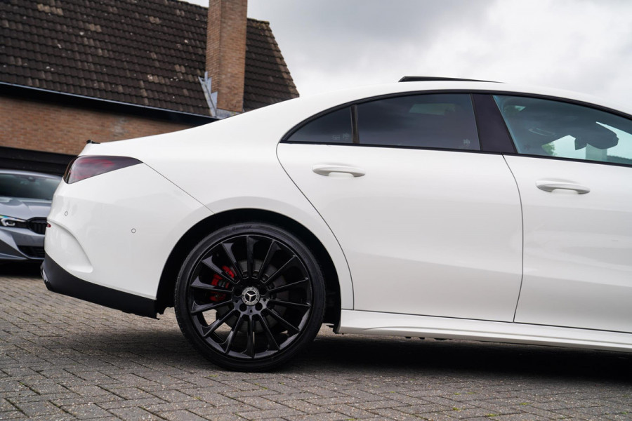 Mercedes-Benz CLA-Klasse 220 Premium Plus | Pano | Achterruitrijcamera | Sfeerverlichting