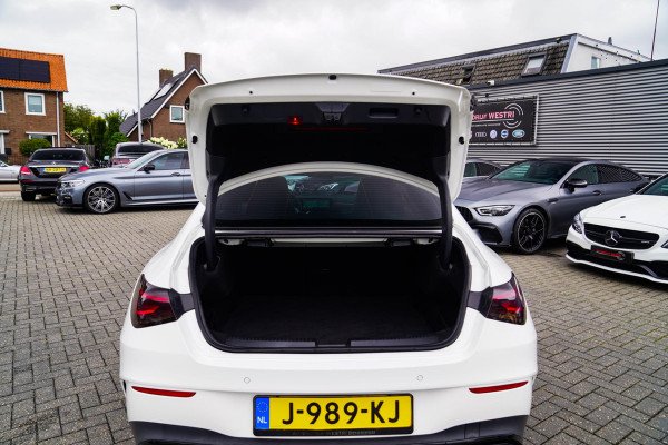 Mercedes-Benz CLA-Klasse 220 Premium Plus | Pano | Achterruitrijcamera | Sfeerverlichting