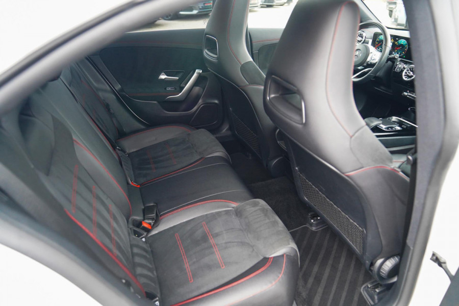 Mercedes-Benz CLA-Klasse 220 Premium Plus | Pano | Achterruitrijcamera | Sfeerverlichting