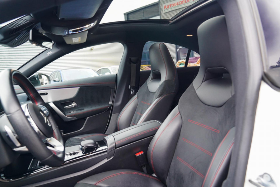 Mercedes-Benz CLA-Klasse 220 Premium Plus | Pano | Achterruitrijcamera | Sfeerverlichting