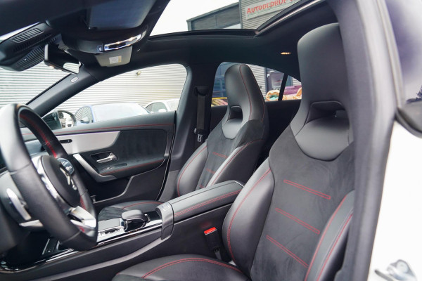 Mercedes-Benz CLA-Klasse 220 Premium Plus | Pano | Achterruitrijcamera | Sfeerverlichting