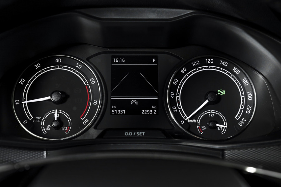 Škoda Kamiq 1.0 TSI 110 PK Ambition - DSG Automaat | Cruise | Stoelverw. | Camera+PDC | App.Connect | Auto.Airco | LM 16" | 4259