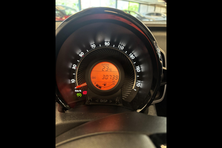 Toyota Aygo 1.0 VVT-i X-OTIC CABRIOLET 30.000 KM !! GARANTIE TOT 3-2029! LEDER.CARPLAY NAVI.AIRCO.LMV CAMERA !