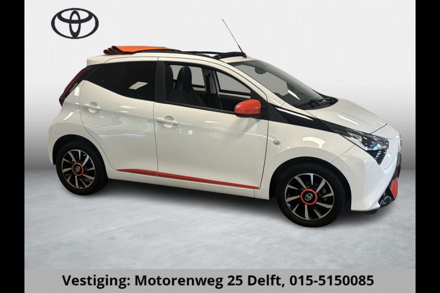 Toyota Aygo 1.0 VVT-i X-OTIC CABRIOLET 30.000 KM !! GARANTIE TOT 3-2029! LEDER.CARPLAY NAVI.AIRCO.LMV CAMERA !