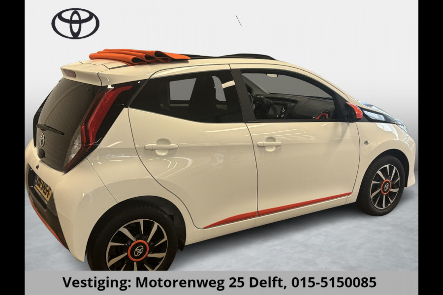 Toyota Aygo 1.0 VVT-i X-OTIC CABRIOLET 30.000 KM !! GARANTIE TOT 3-2029! LEDER.CARPLAY NAVI.AIRCO.LMV CAMERA !