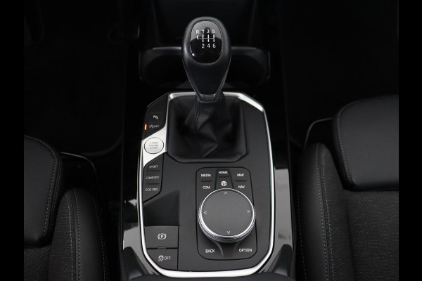 BMW 1-serie 118i Executive Edition | Sport Line | Carplay | Sportstoelen | Half leder | Live Cockpit | Climate control | Parkeerhulp | Cruise control | 'Storm Bay' Metallic