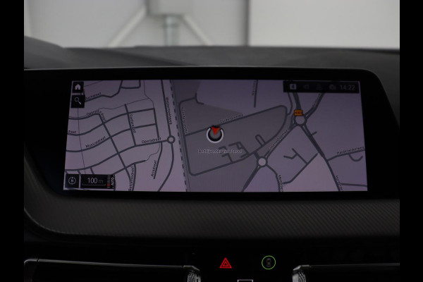 BMW 1-serie 118i Executive Edition | Sport Line | Carplay | Sportstoelen | Half leder | Live Cockpit | Climate control | Parkeerhulp | Cruise control | 'Storm Bay' Metallic