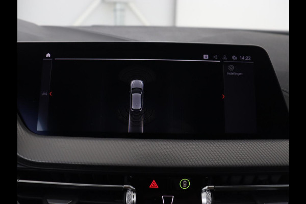 BMW 1-serie 118i Executive Edition | Sport Line | Carplay | Sportstoelen | Half leder | Live Cockpit | Climate control | Parkeerhulp | Cruise control | 'Storm Bay' Metallic
