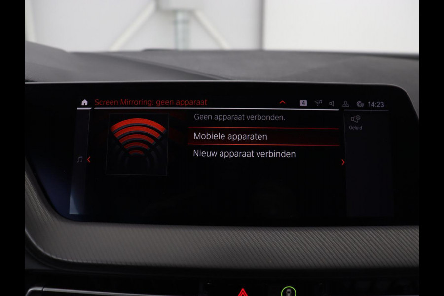 BMW 1-serie 118i Executive Edition | Sport Line | Carplay | Sportstoelen | Half leder | Live Cockpit | Climate control | Parkeerhulp | Cruise control | 'Storm Bay' Metallic