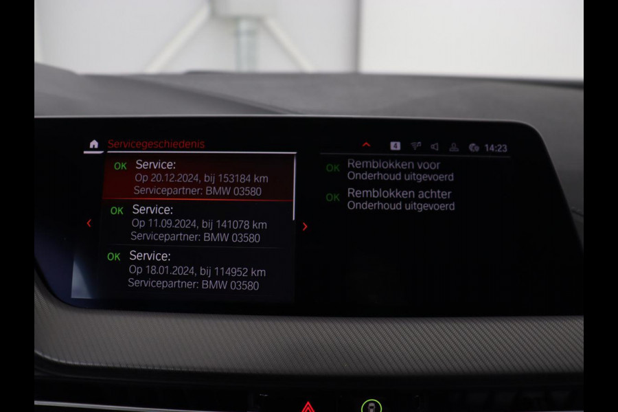 BMW 1-serie 118i Executive Edition | Sport Line | Carplay | Sportstoelen | Half leder | Live Cockpit | Climate control | Parkeerhulp | Cruise control | 'Storm Bay' Metallic