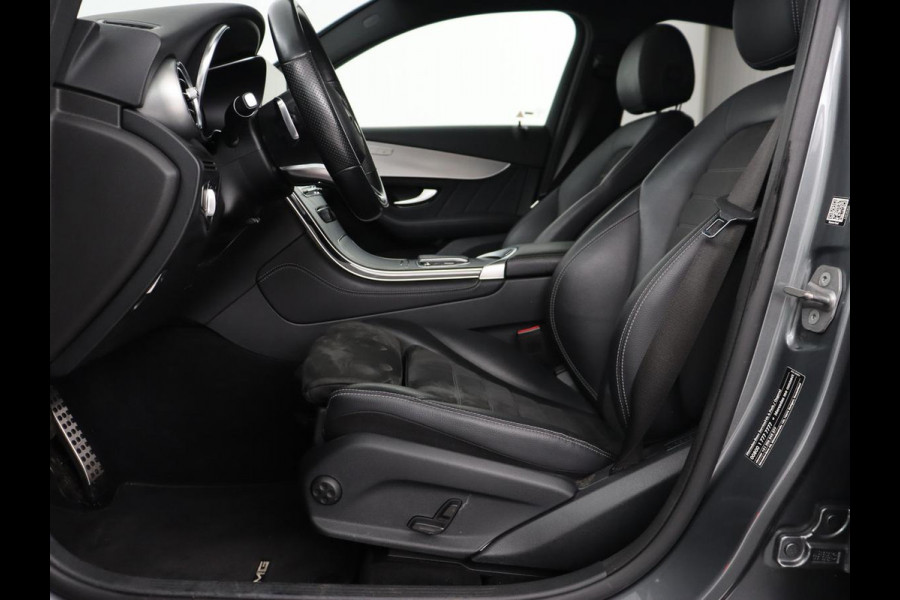 Mercedes-Benz GLC Coupé 300e 4Matic Business Solution AMG | Panoramadak | 360 Camera | Burmester Surround | Stoelverwarming | Trekhaak | Carplay | Matrix LED | Keyless | Leder/Alcantara