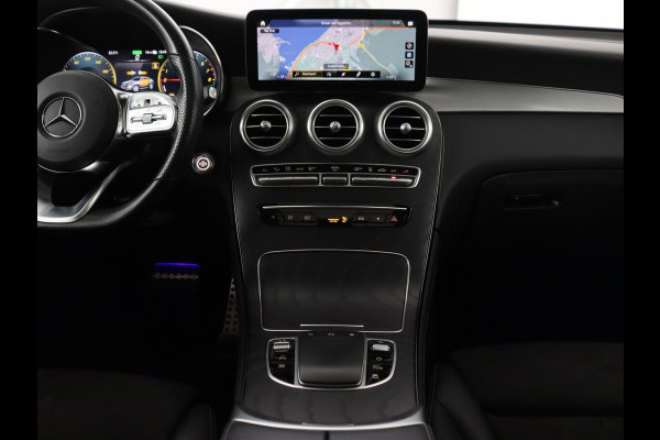 Mercedes-Benz GLC Coupé 300e 4Matic Business Solution AMG | Panoramadak | 360 Camera | Burmester Surround | Stoelverwarming | Trekhaak | Carplay | Matrix LED | Keyless | Leder/Alcantara