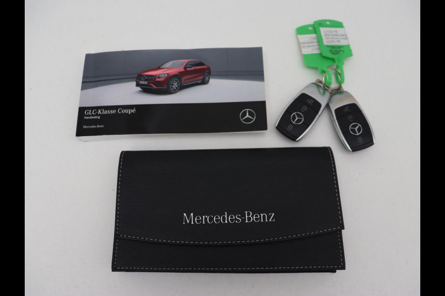 Mercedes-Benz GLC Coupé 300e 4Matic Business Solution AMG | Panoramadak | 360 Camera | Burmester Surround | Stoelverwarming | Trekhaak | Carplay | Matrix LED | Keyless | Leder/Alcantara