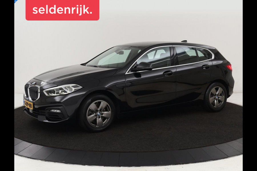 BMW 1-serie 118i Executive Edition | Carplay | Live Cockpit | Navigatie | Full LED | Climate control | Parkeerhulp | Cruise control