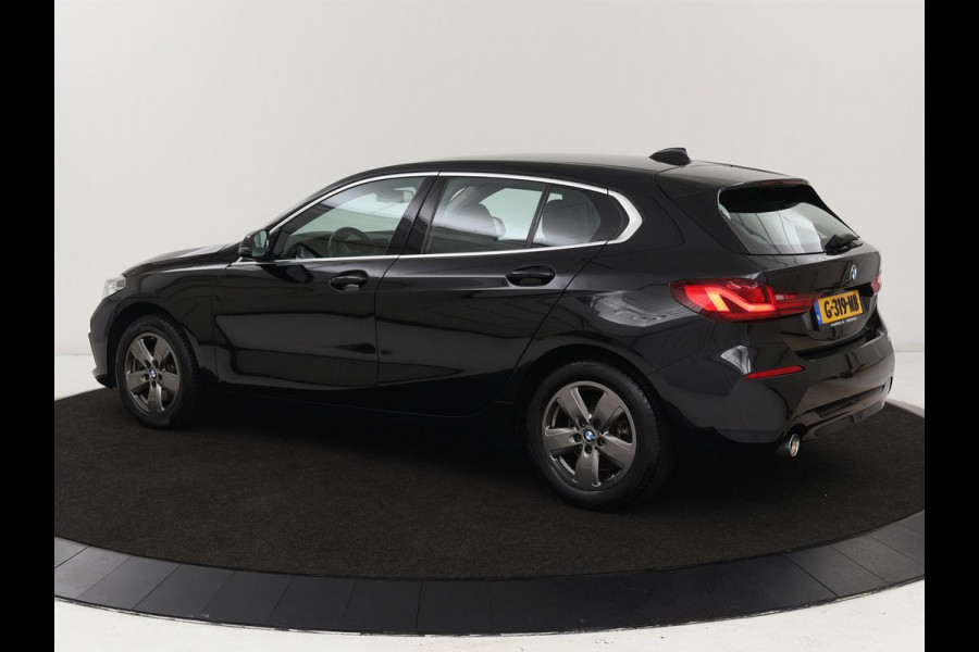 BMW 1-serie 118i Executive Edition | Carplay | Live Cockpit | Navigatie | Full LED | Climate control | Parkeerhulp | Cruise control