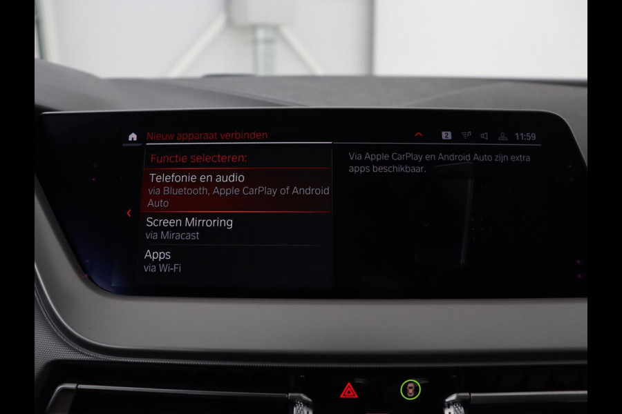 BMW 1-serie 118i Executive Edition | Carplay | Live Cockpit | Navigatie | Full LED | Climate control | Parkeerhulp | Cruise control