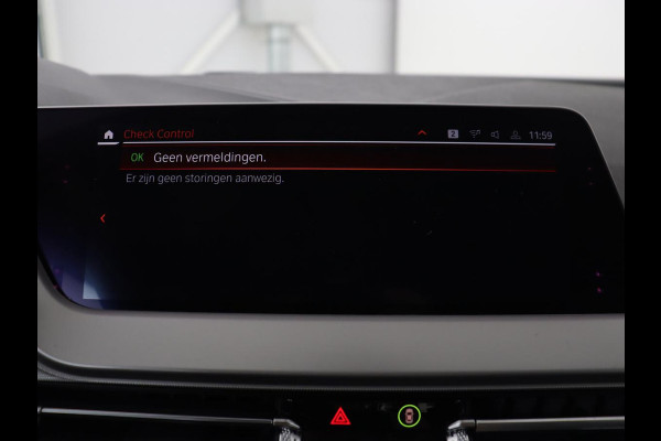 BMW 1-serie 118i Executive Edition | Carplay | Live Cockpit | Navigatie | Full LED | Climate control | Parkeerhulp | Cruise control