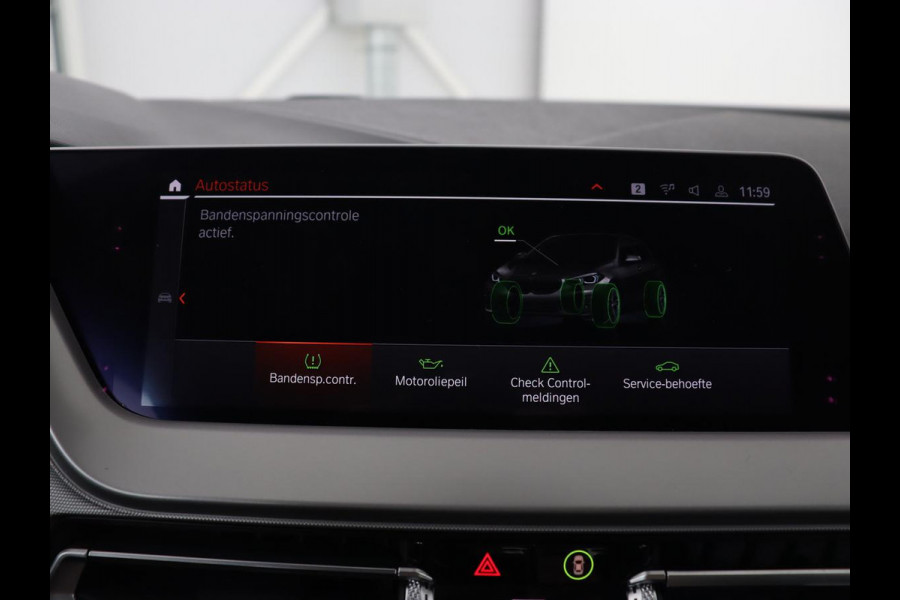 BMW 1-serie 118i Executive Edition | Carplay | Live Cockpit | Navigatie | Full LED | Climate control | Parkeerhulp | Cruise control
