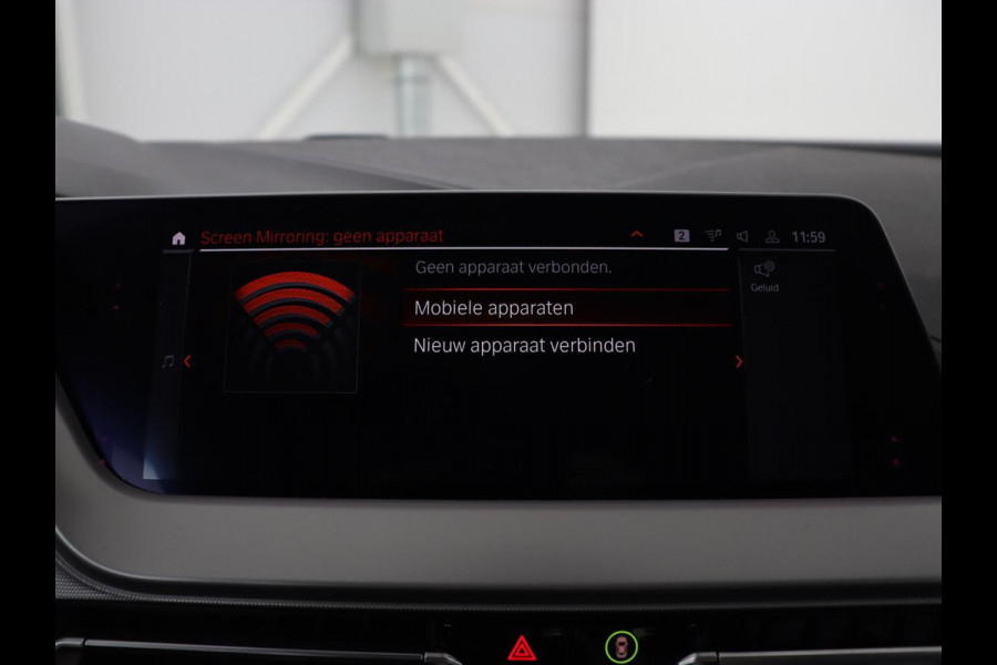 BMW 1-serie 118i Executive Edition | Carplay | Live Cockpit | Navigatie | Full LED | Climate control | Parkeerhulp | Cruise control
