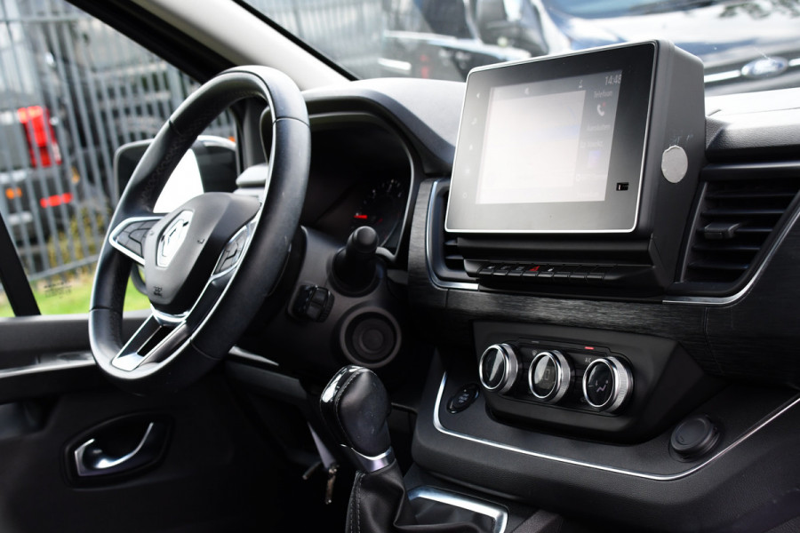 Renault Trafic 2.0 dCi 150 T30 L2H1 Luxe Black Edition Camera, Cruise, Carplay, 150pk, Clima, Automaat, Keyless, LED, Trekhaak, Uniek!