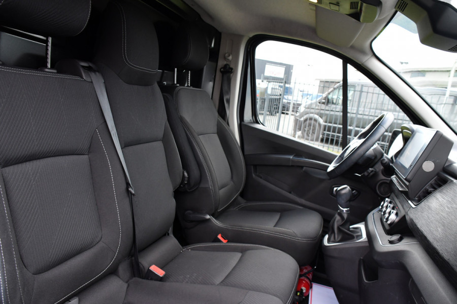 Renault Trafic 2.0 dCi 150 T30 L2H1 Luxe Black Edition Camera, Cruise, Carplay, 150pk, Clima, Automaat, Keyless, LED, Trekhaak, Uniek!