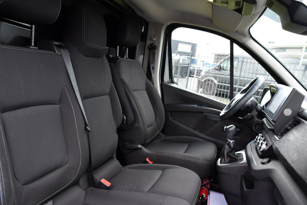 Renault Trafic 2.0 dCi 150 T30 L2H1 Luxe Black Edition Camera, Cruise, Carplay, 150pk, Clima, Automaat, Keyless, LED, Trekhaak, Uniek!