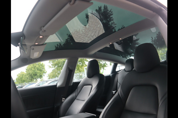Tesla Model 3 Standard RWD Plus 60 kWh / AutoPilot