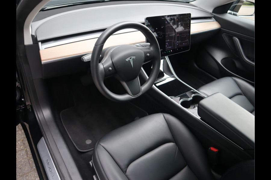 Tesla Model 3 Standard RWD Plus 60 kWh / AutoPilot