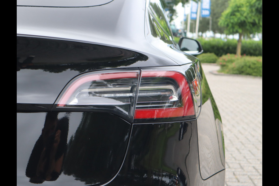 Tesla Model 3 Standard RWD Plus 60 kWh / AutoPilot