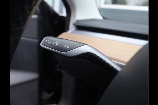 Tesla Model 3 Standard RWD Plus 60 kWh / AutoPilot