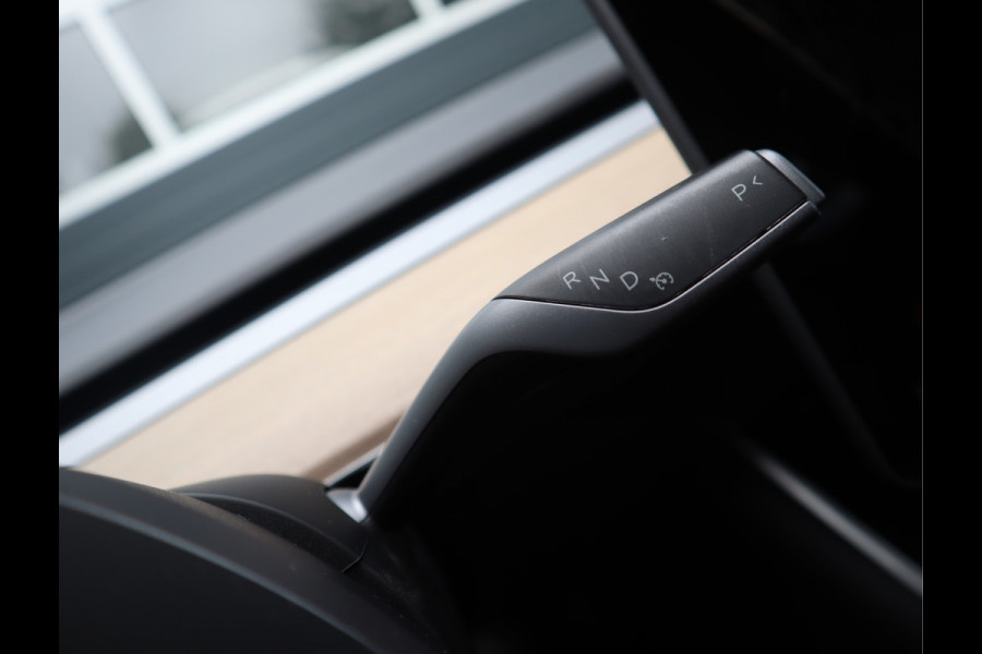Tesla Model 3 Standard RWD Plus 60 kWh / AutoPilot