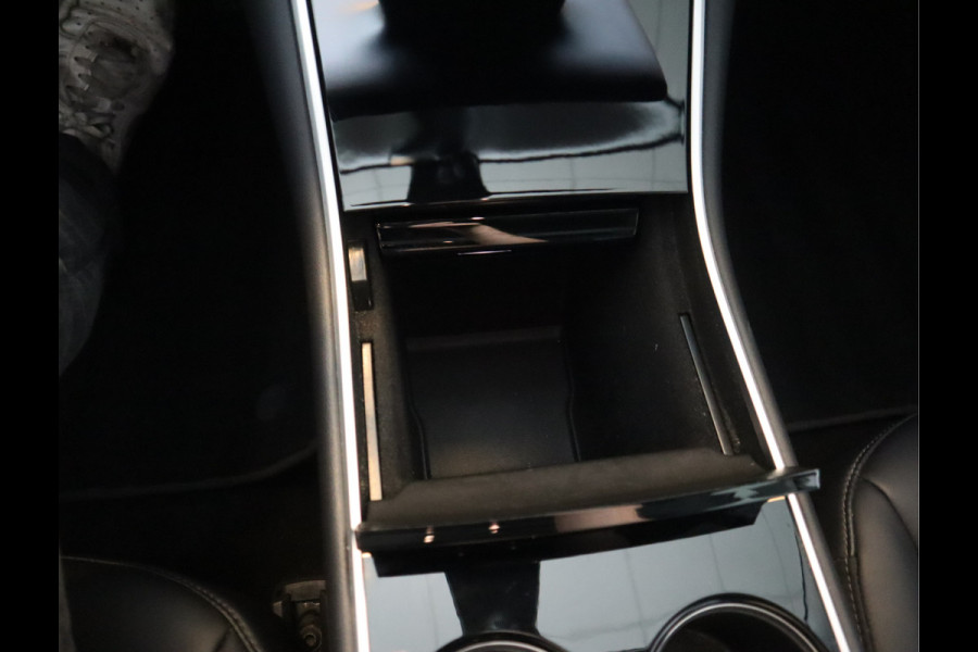 Tesla Model 3 Standard RWD Plus 60 kWh / AutoPilot