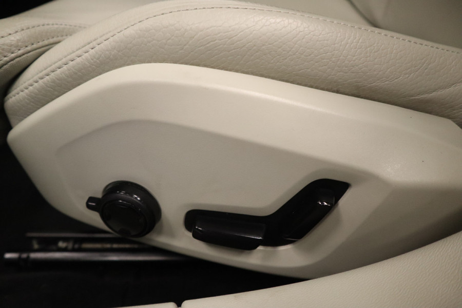 Volvo V60 2.0 B3 Inscription Panoramadak Navigatie Adaptive-Cruise