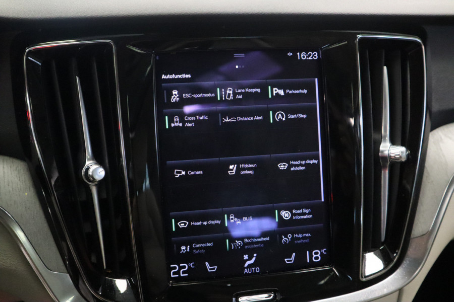 Volvo V60 2.0 B3 Inscription Panoramadak Navigatie Adaptive-Cruise