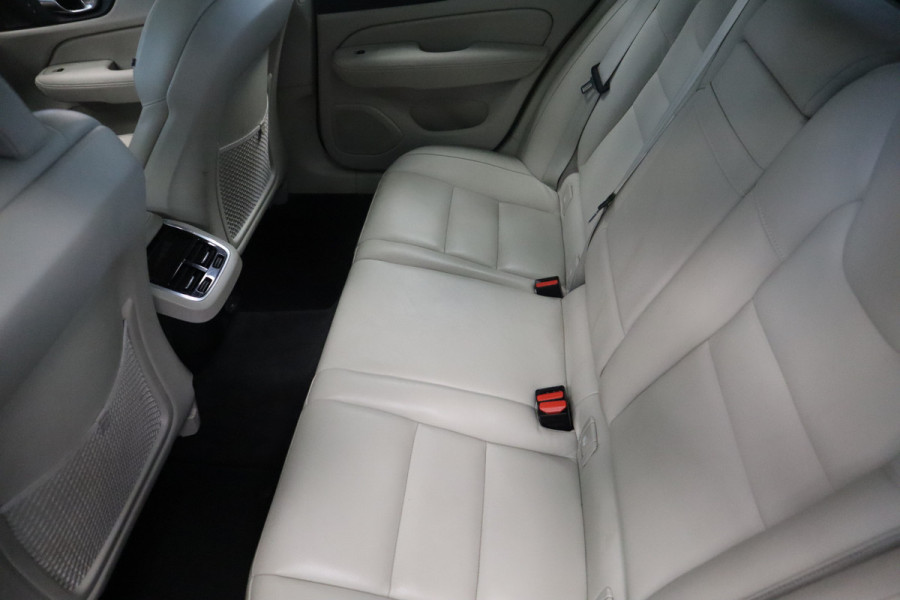 Volvo V60 2.0 B3 Inscription Panoramadak Navigatie Adaptive-Cruise