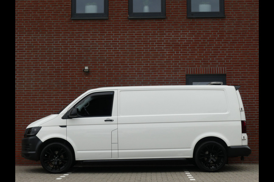 Volkswagen Transporter 2.0 TDI L2 102PK Airco/Trekhaak/PDC