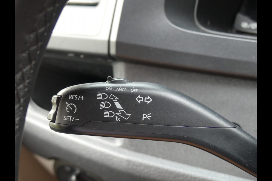 Volkswagen Transporter 2.0 TDI L2 102PK Airco/Trekhaak/PDC