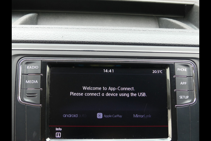 Volkswagen Transporter 2.0 TDI L2 102PK Airco/Trekhaak/PDC