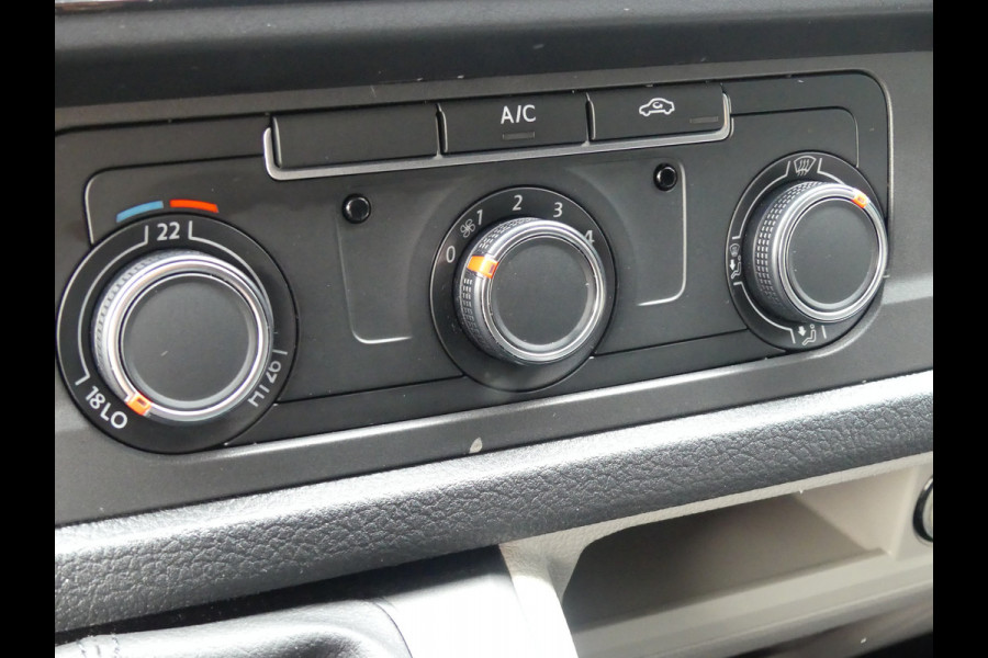 Volkswagen Transporter 2.0 TDI L2 102PK Airco/Trekhaak/PDC