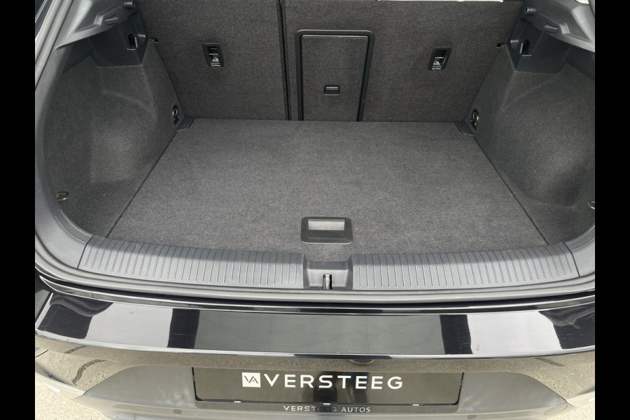 Volkswagen T-Roc 1.5 TSI Sport | LED | Trekhaak | Carplay | Camera | PDC