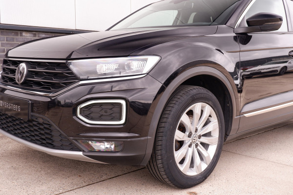 Volkswagen T-Roc 1.5 TSI Sport | LED | Trekhaak | Carplay | Camera | PDC