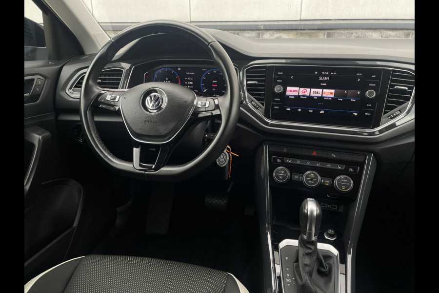 Volkswagen T-Roc 1.5 TSI Sport | LED | Trekhaak | Carplay | Camera | PDC