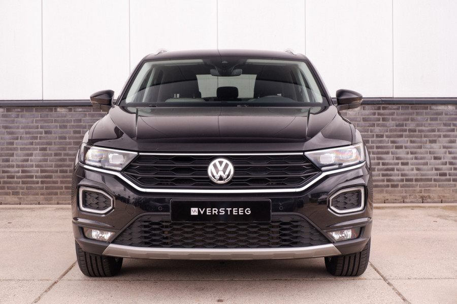 Volkswagen T-Roc 1.5 TSI Sport | LED | Trekhaak | Carplay | Camera | PDC