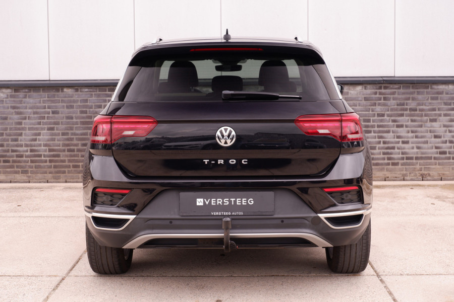 Volkswagen T-Roc 1.5 TSI Sport | LED | Trekhaak | Carplay | Camera | PDC